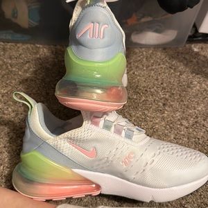 Nike Air Max270 watermelon colors! EUC